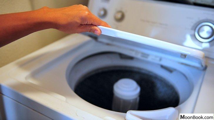以Clean the Inside of a Washing Machine Step 11为标题的图片
