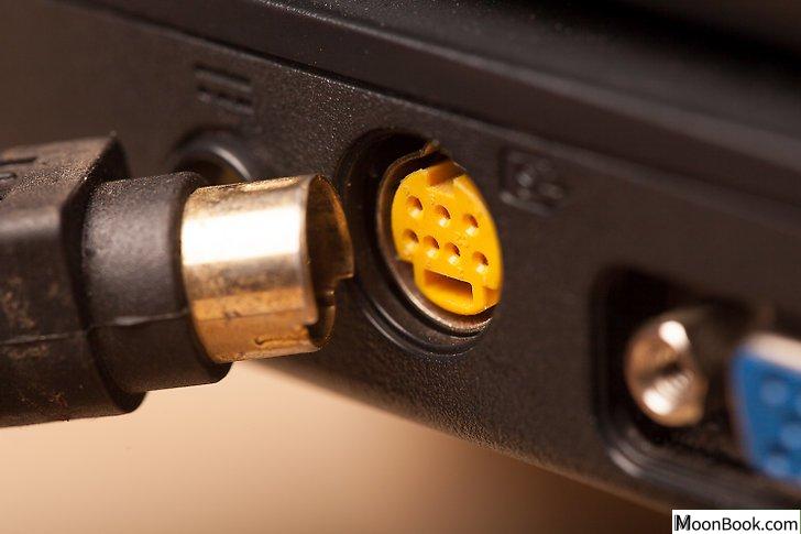 以Hook Up a Laptop to a TV Step 6为标题的图片