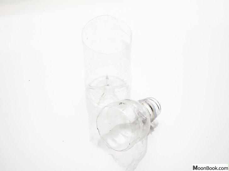 以Make a Fly Trap Step 2为标题的图片