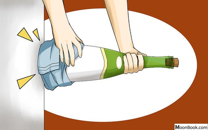 以Open a Wine Bottle Without a Corkscrew Step 2为标题的图片