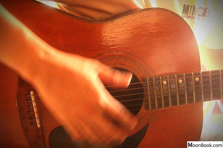 以Practice Guitar Step 5为标题的图片