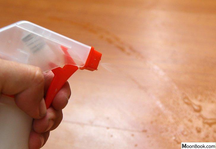 以Remove Cat Urine from Wood Floors Step 3为标题的图片