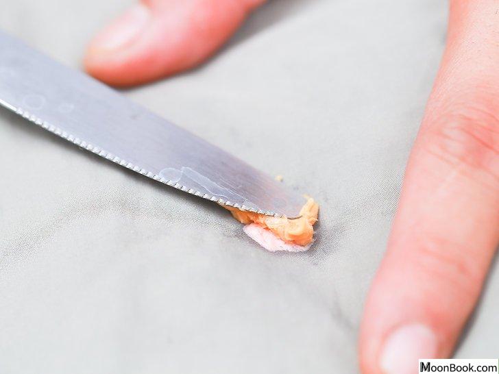 以Remove Gum from Clothes Step 24为标题的图片