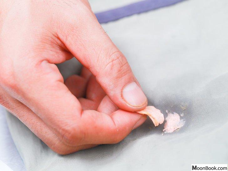 以Remove Gum from Clothes Step 49为标题的图片