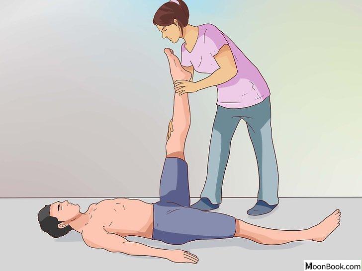 以Treat a Knee Sprain Step 11为标题的图片